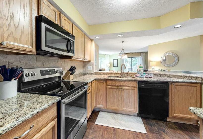 침실 2개 아파트, Colonnade Club 180