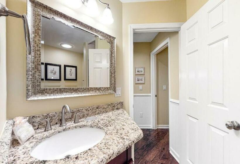 침실 2개 아파트, Colonnade Club 180