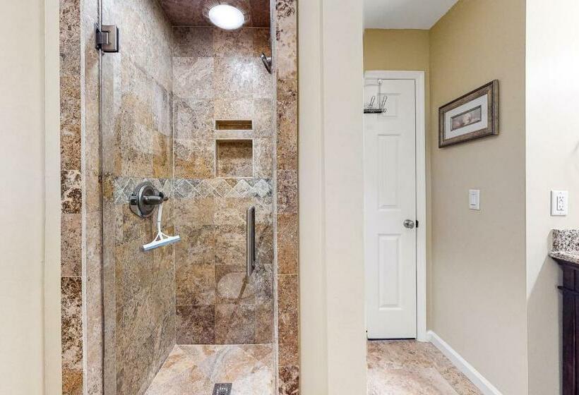 2ベッドルームアパートメント, Colonnade Club 180