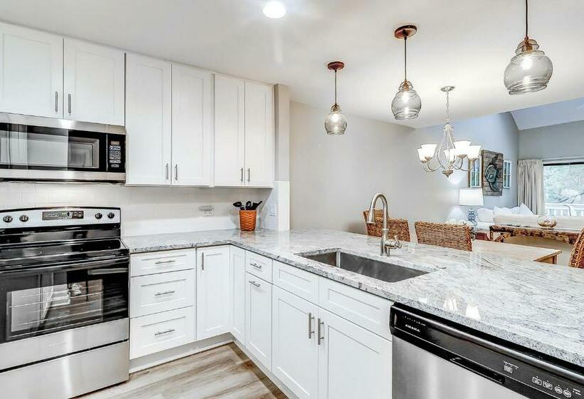 침실 2개 아파트, Colonnade Club 180