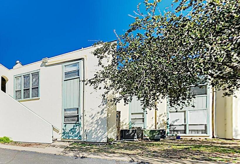 Апартаменты 1 Спальня с Балконом, Fulton Beach Condos