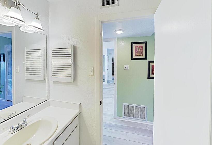 带1个卧室的带阳台的公寓, Fulton Beach Condos