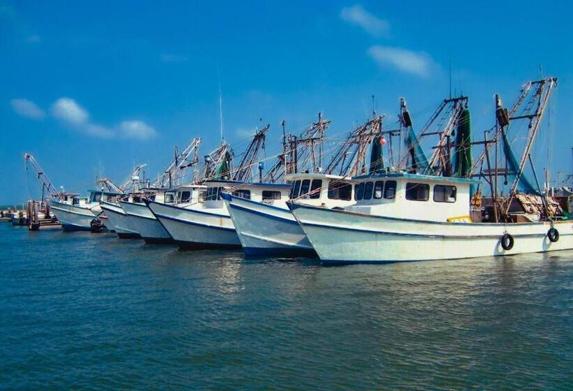 带3个卧室的公寓, Fulton Beach Condos