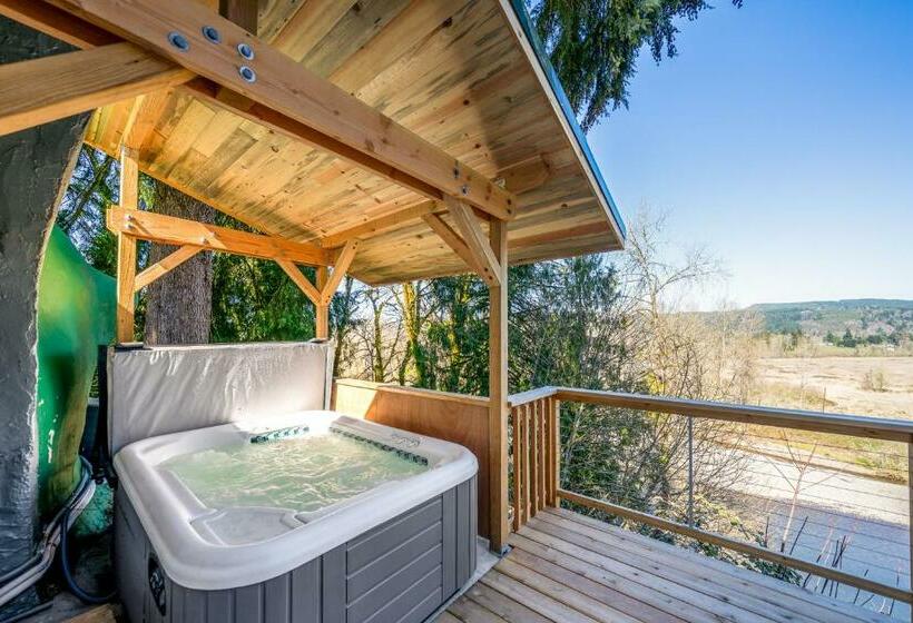 スタンダードスタジオ, Mckenzie View Cottage
