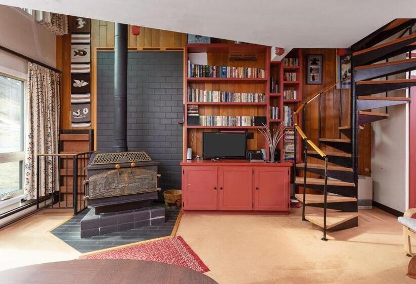 شقة غرفة واحدة, East Condo #208