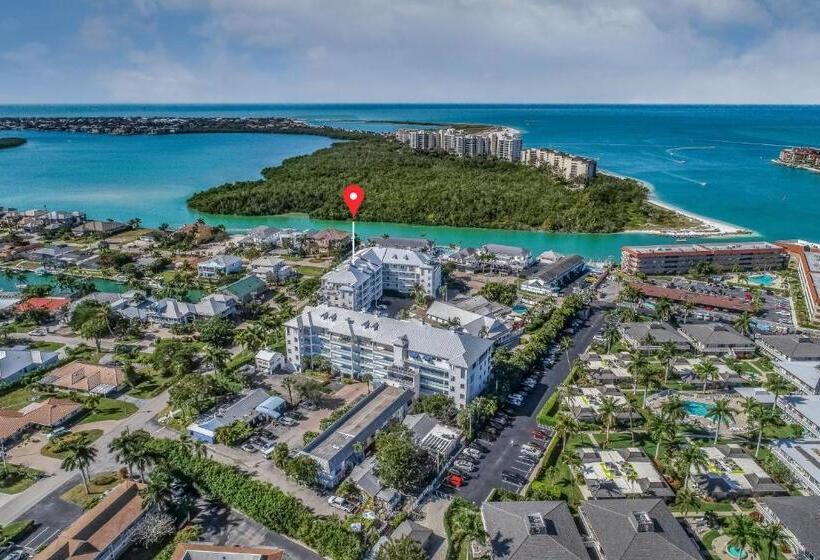 شقة غرفتين, Sunshine On My Shoulders