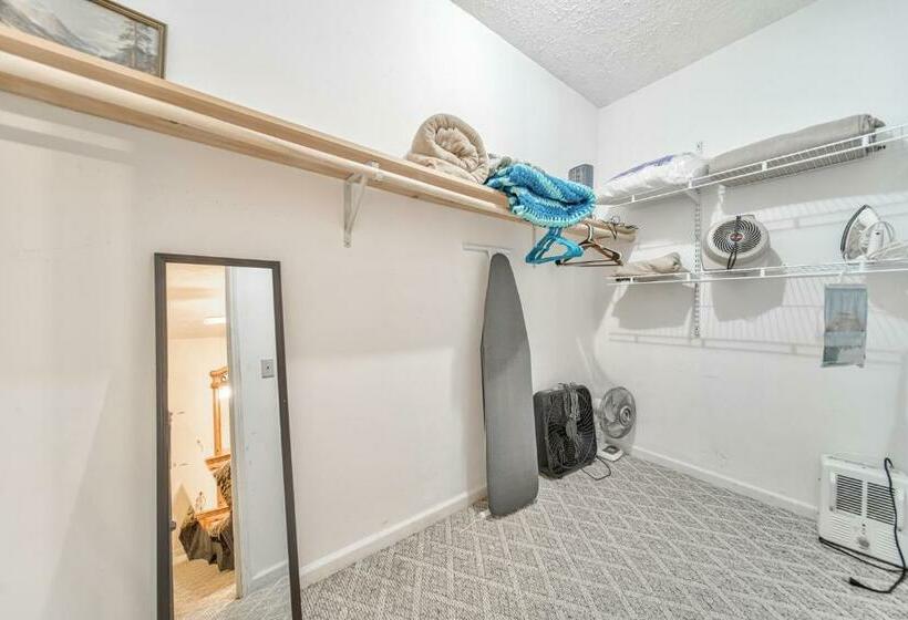 침실 2개 아파트, Cool River Condo Ii