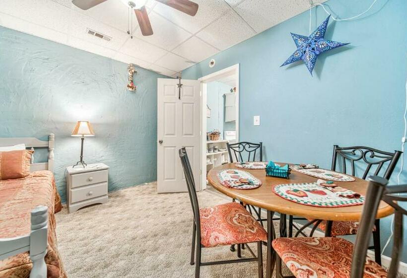 침실 2개 아파트, Cool River Condo Ii