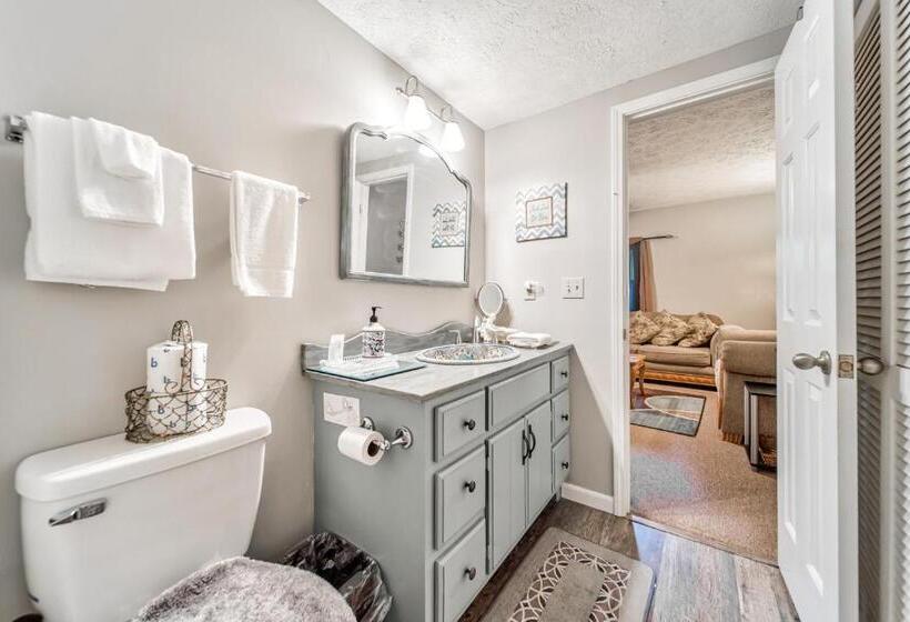 침실 2개 아파트, Cool River Condo Ii