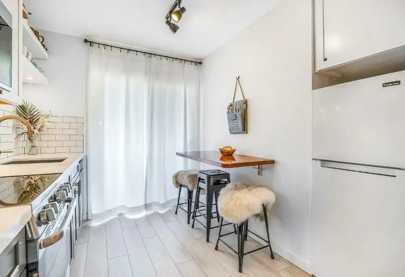 ２ベッドルームアパートメント, Village Manor A12