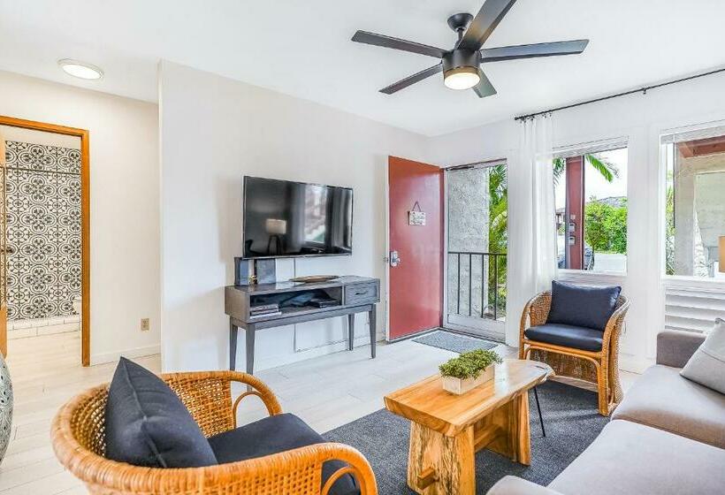 آپارتمان 2 خوابه, Village Manor A12