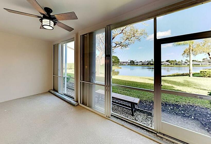 منزل غرفتين نوم, Grand View #103