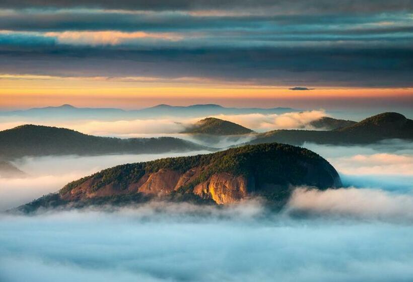 شقة غرفتين, North Star Manor