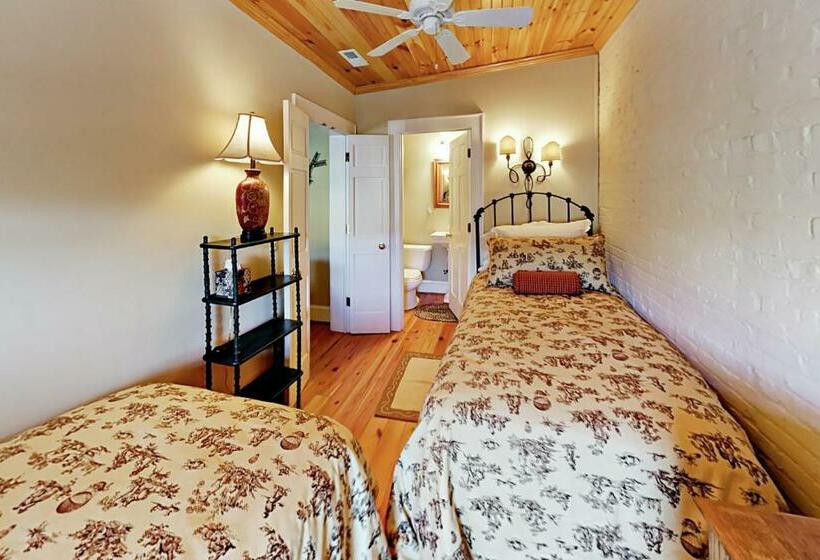 Апартаменты 2 Спальни, North Star Manor