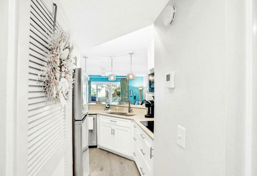 شقة غرفة واحدة, Life Is But A Dream