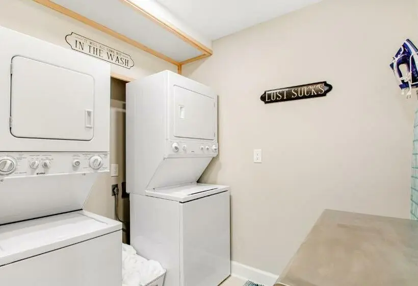 استودیوی استاندارد, Port Angeles Water View Loft