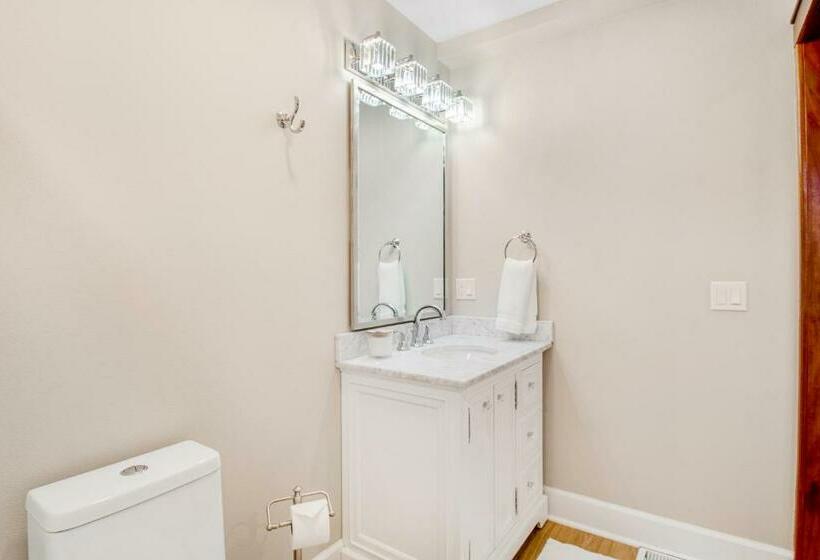 标准工作室, Port Angeles Water View Loft