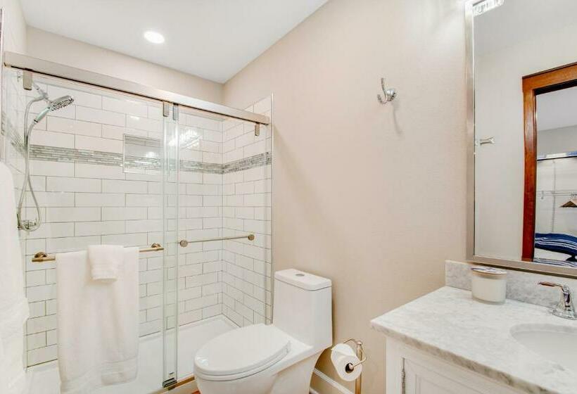 标准工作室, Port Angeles Water View Loft