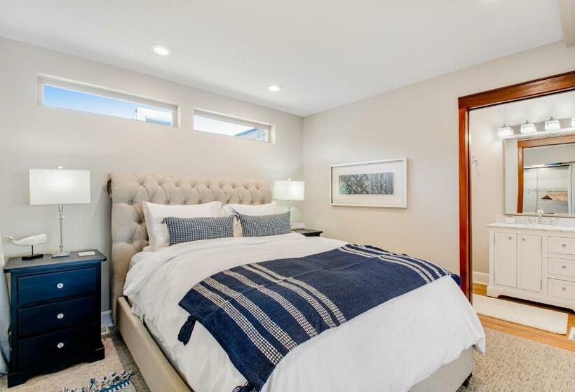 标准工作室, Port Angeles Water View Loft