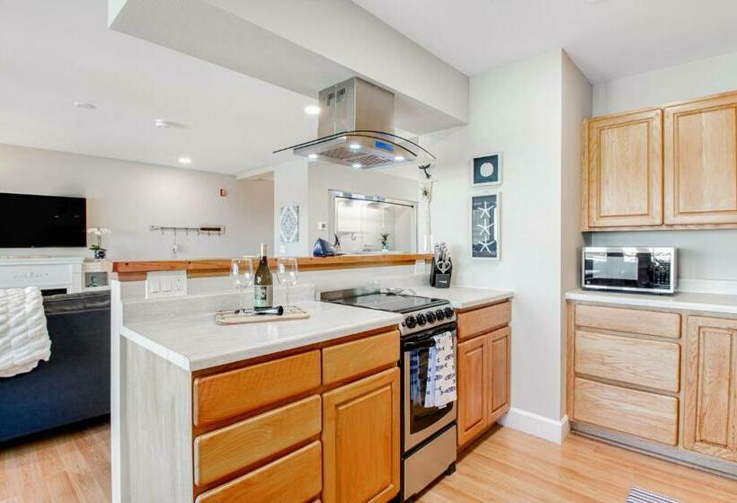 标准工作室, Port Angeles Water View Loft