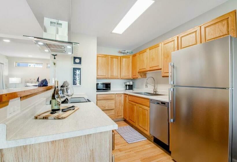 标准工作室, Port Angeles Water View Loft