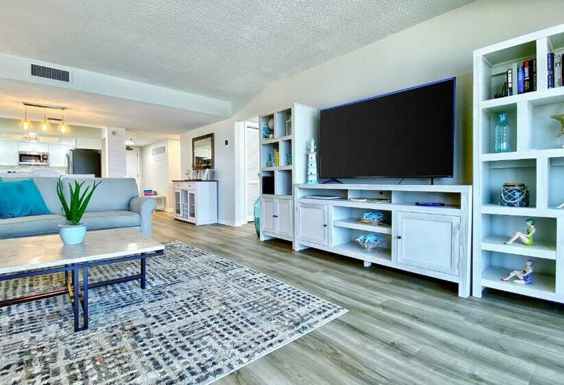 شقة غرفتين, Reflections On The Gulf 505