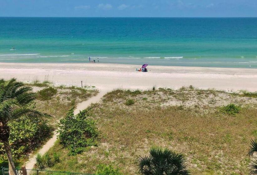 شقة غرفتين, Reflections On The Gulf 505