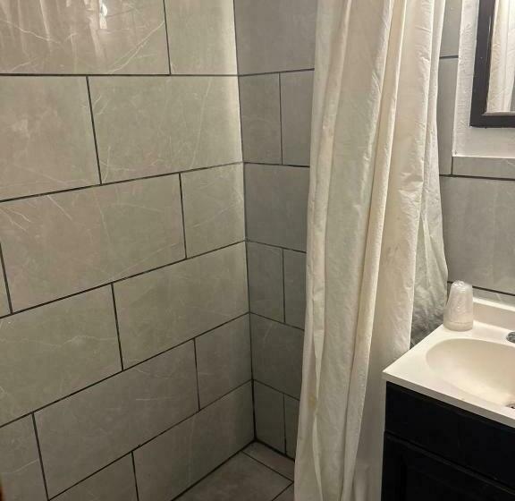 غرفة قياسية فردية, Hillcrist Motel