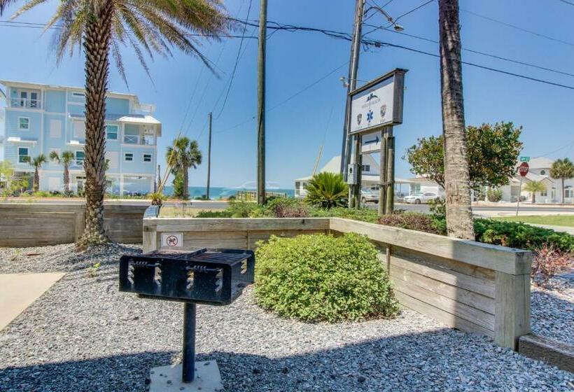 شقة غرفتين, Renovar At The Club