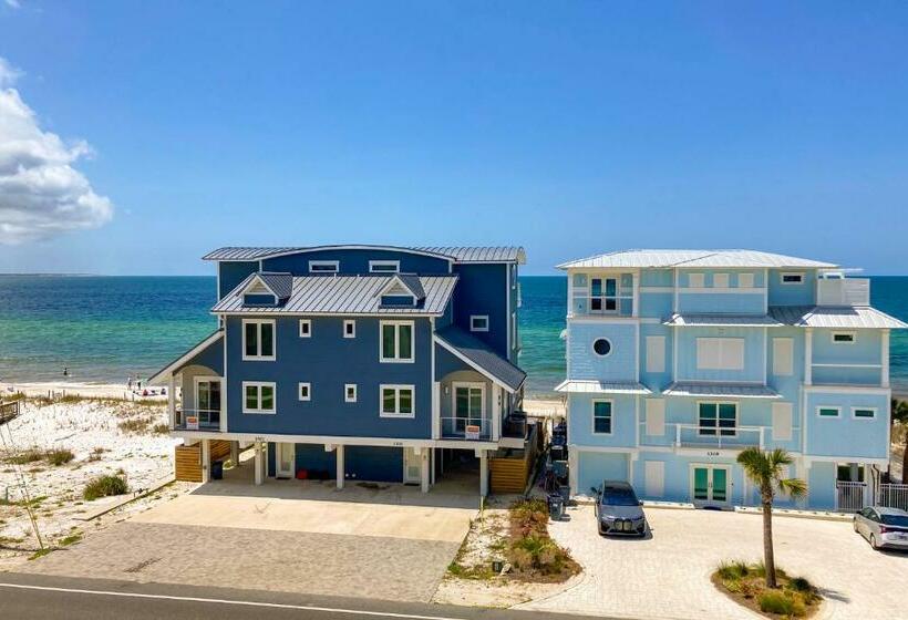 شقة غرفتين, Renovar At The Club