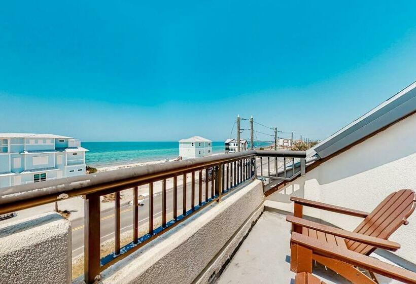 شقة غرفتين, Renovar At The Club