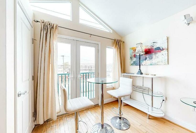 شقة غرفة واحدة, Town Of Dewey Beach    The Opal #306s