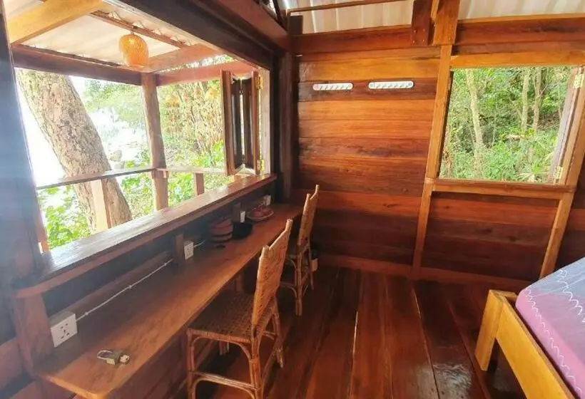 スタンダードバンガロー, Kamaku Bungalows