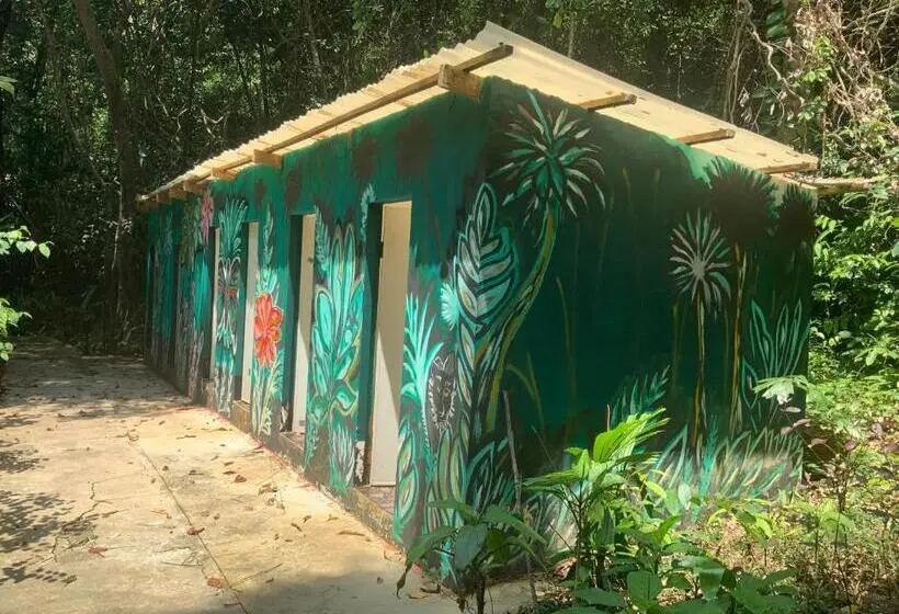 ルームシェアのワンベッド, Kamaku Bungalows