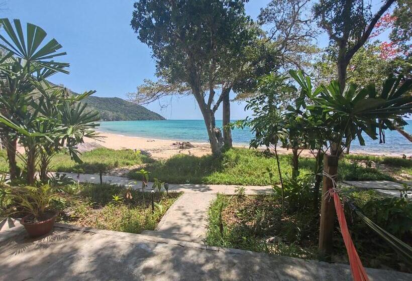 חדר סטנדרט נוף לים עם מרפסת, Kamaku Bungalows