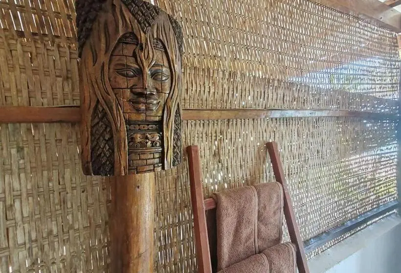 オーシャンビュースタンダードルームバルコニー付き, Kamaku Bungalows