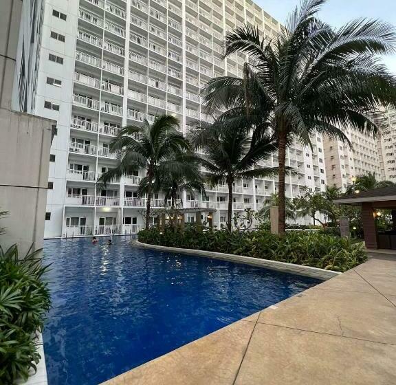 Quarto Estandar, Shore1 Residences Yam Staycation