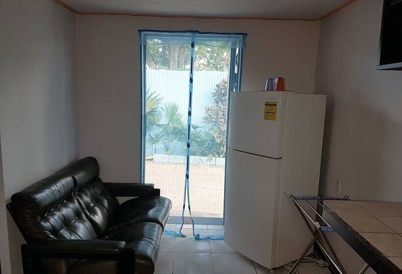 استودیوی استاندارد, Apartamentos Cecil Paradise