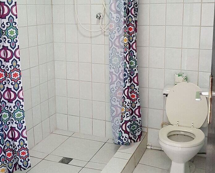 استودیوی استاندارد, Apartamentos Cecil Paradise