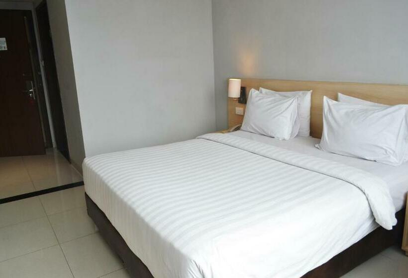 غرفة ديلوكس, Grand Cakra Hotel Malang