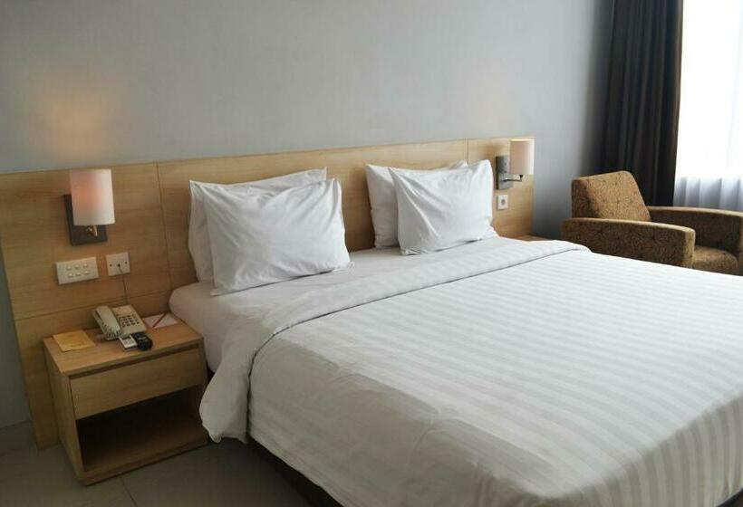 Номер Deluxe, Grand Cakra Hotel Malang