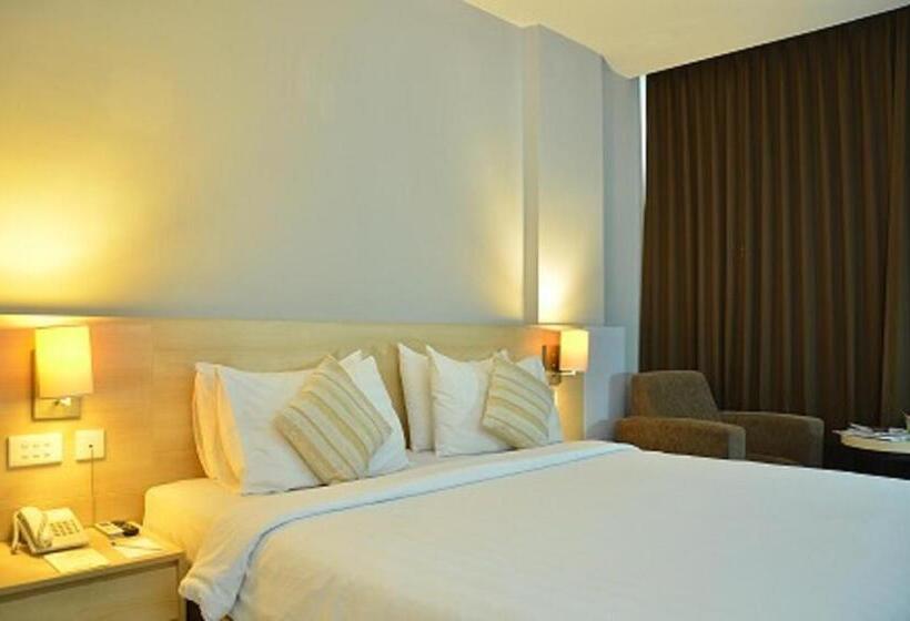 Номер Клуб, Grand Cakra Hotel Malang