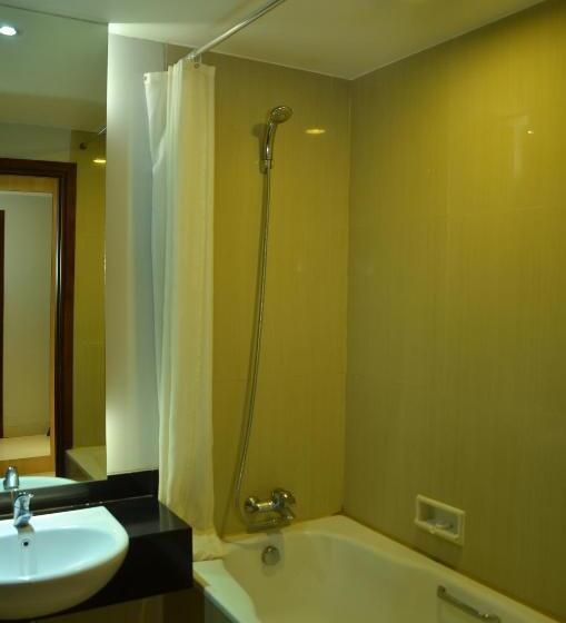 Номер Клуб, Grand Cakra Hotel Malang