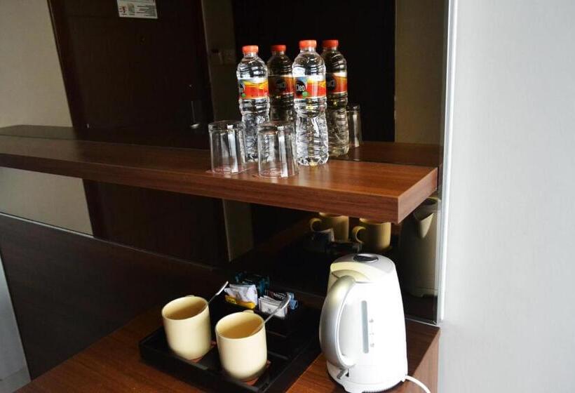 Полулюкс, Grand Cakra Hotel Malang