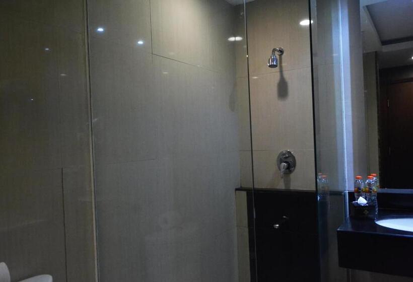 Полулюкс, Grand Cakra Hotel Malang