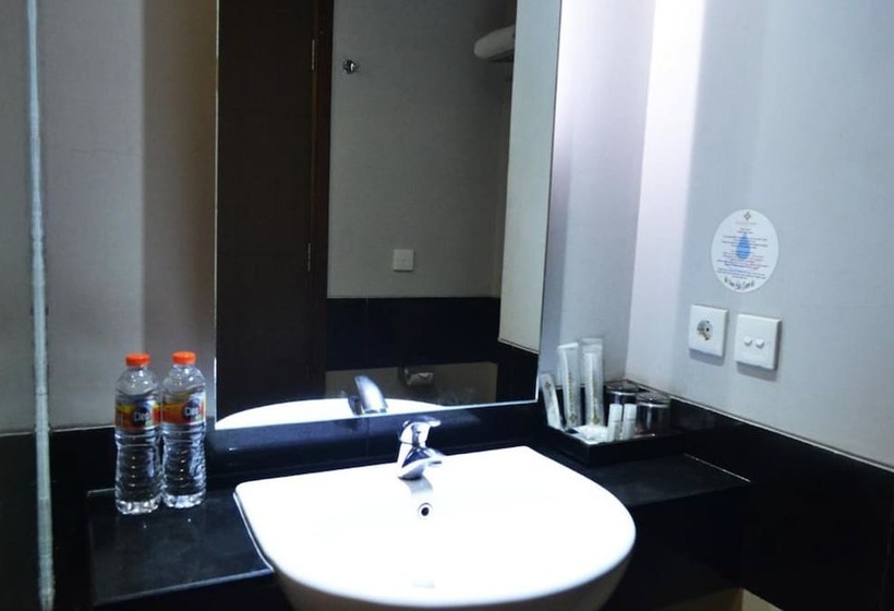 غرفة ديلوكس, Grand Cakra Hotel Malang