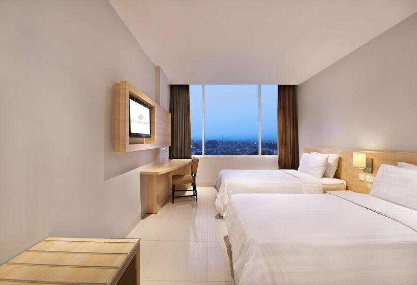 Номер Deluxe, Grand Cakra Hotel Malang