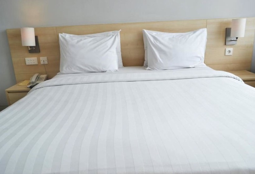 Номер Deluxe, Grand Cakra Hotel Malang