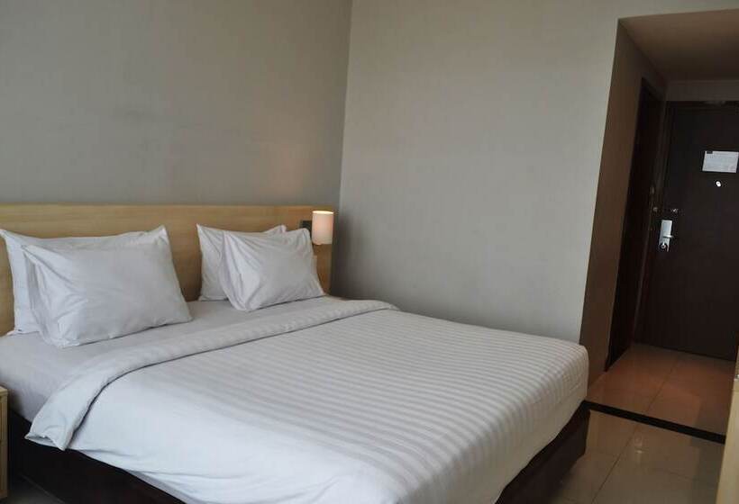 Номер Клуб, Grand Cakra Hotel Malang