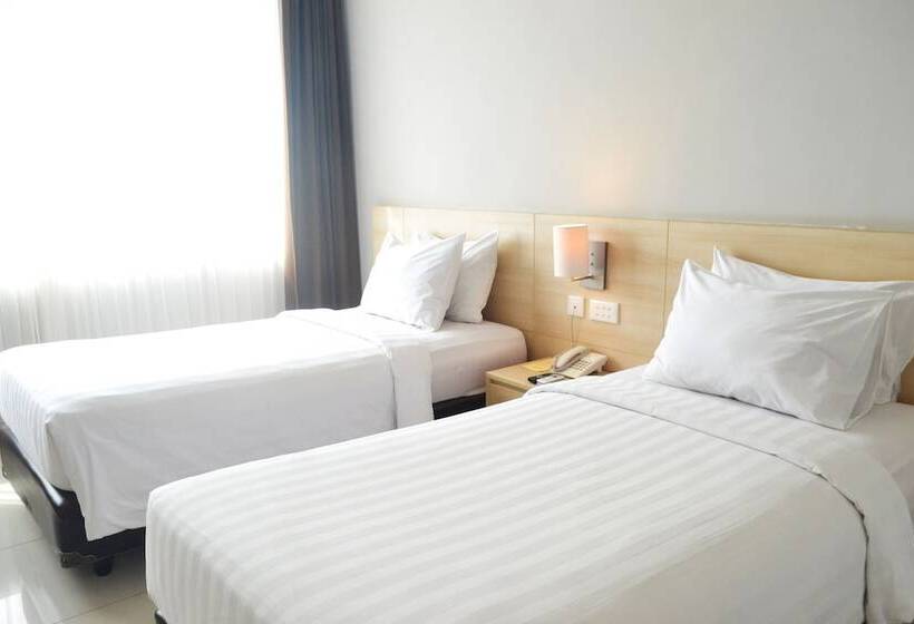 Номер Клуб, Grand Cakra Hotel Malang